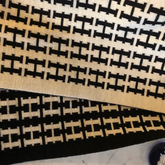 Hermes Black and Cream Graphic Scarf - Picture 3 of 7